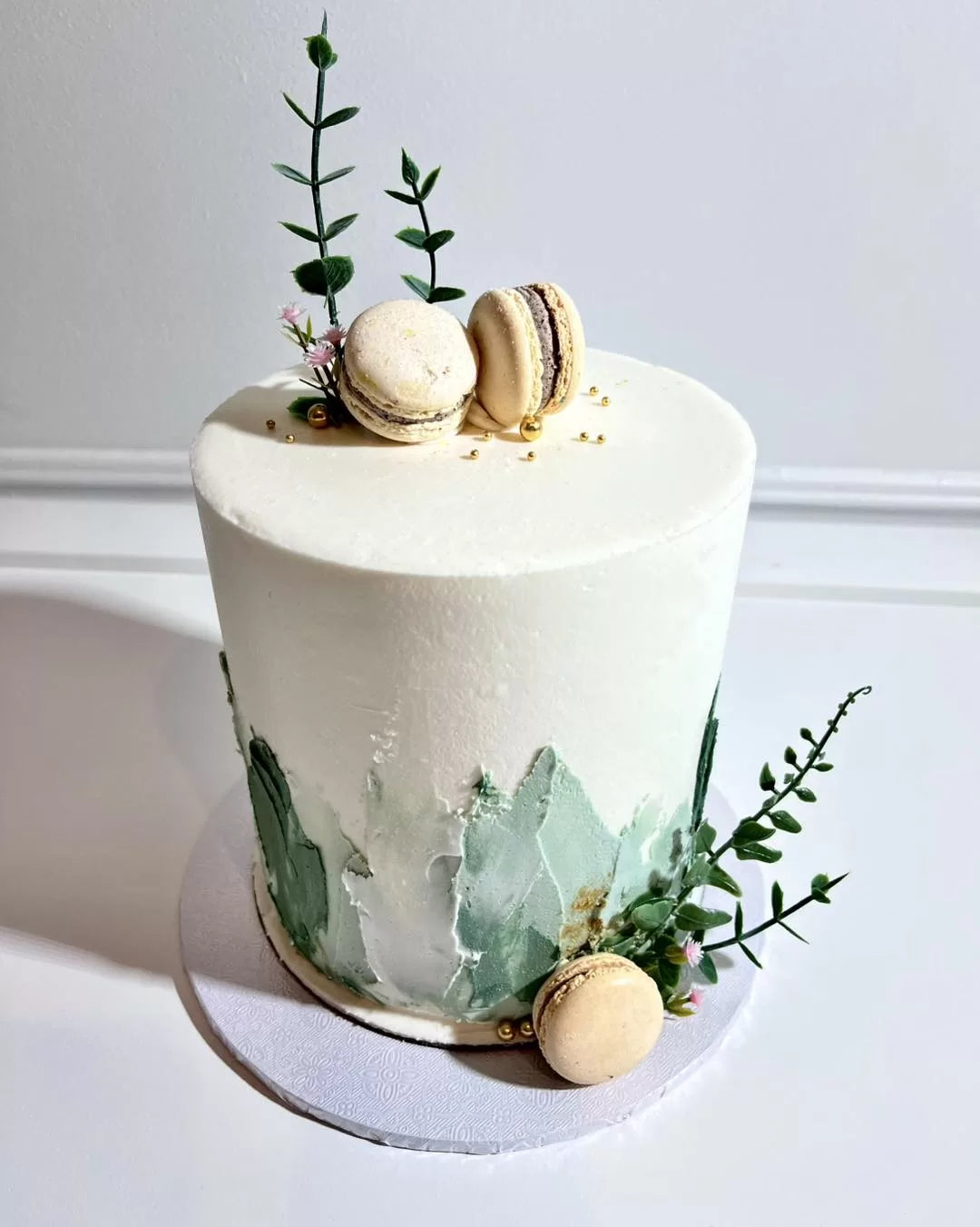 Small Smear Cake with Macs image 2