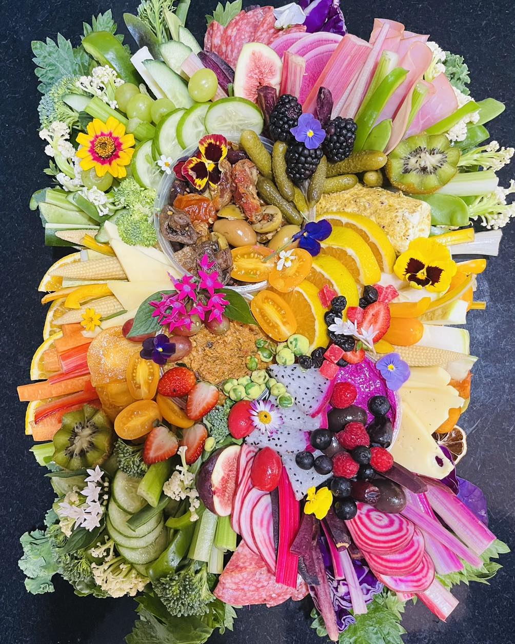 Nosh Queen Medium image 1