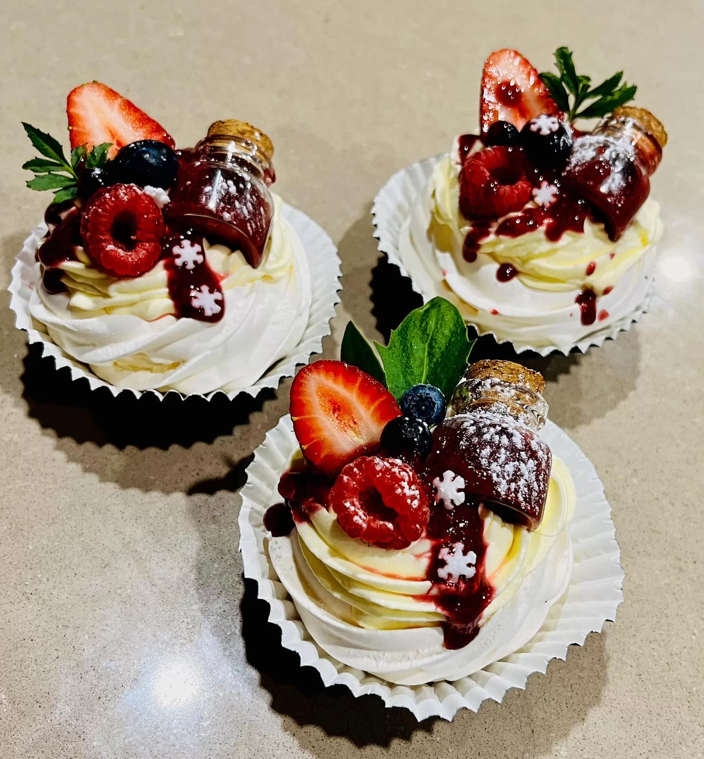 6 pack mini pavlova image 3