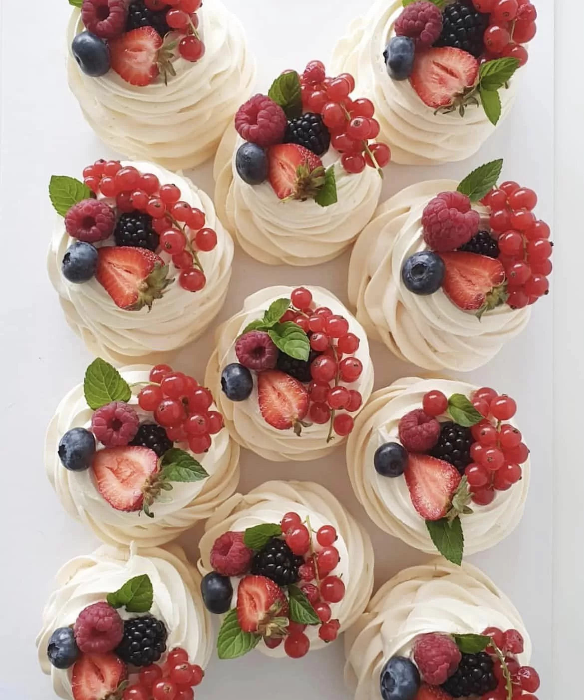 6 pack mini pavlova image 5