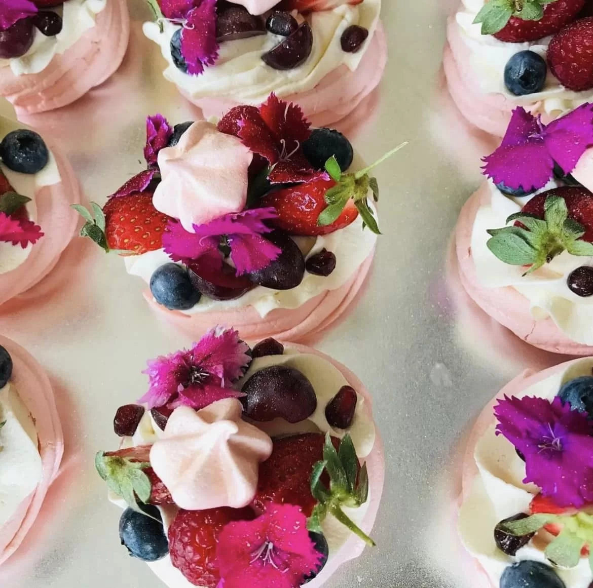 6 pack mini pavlova image 4