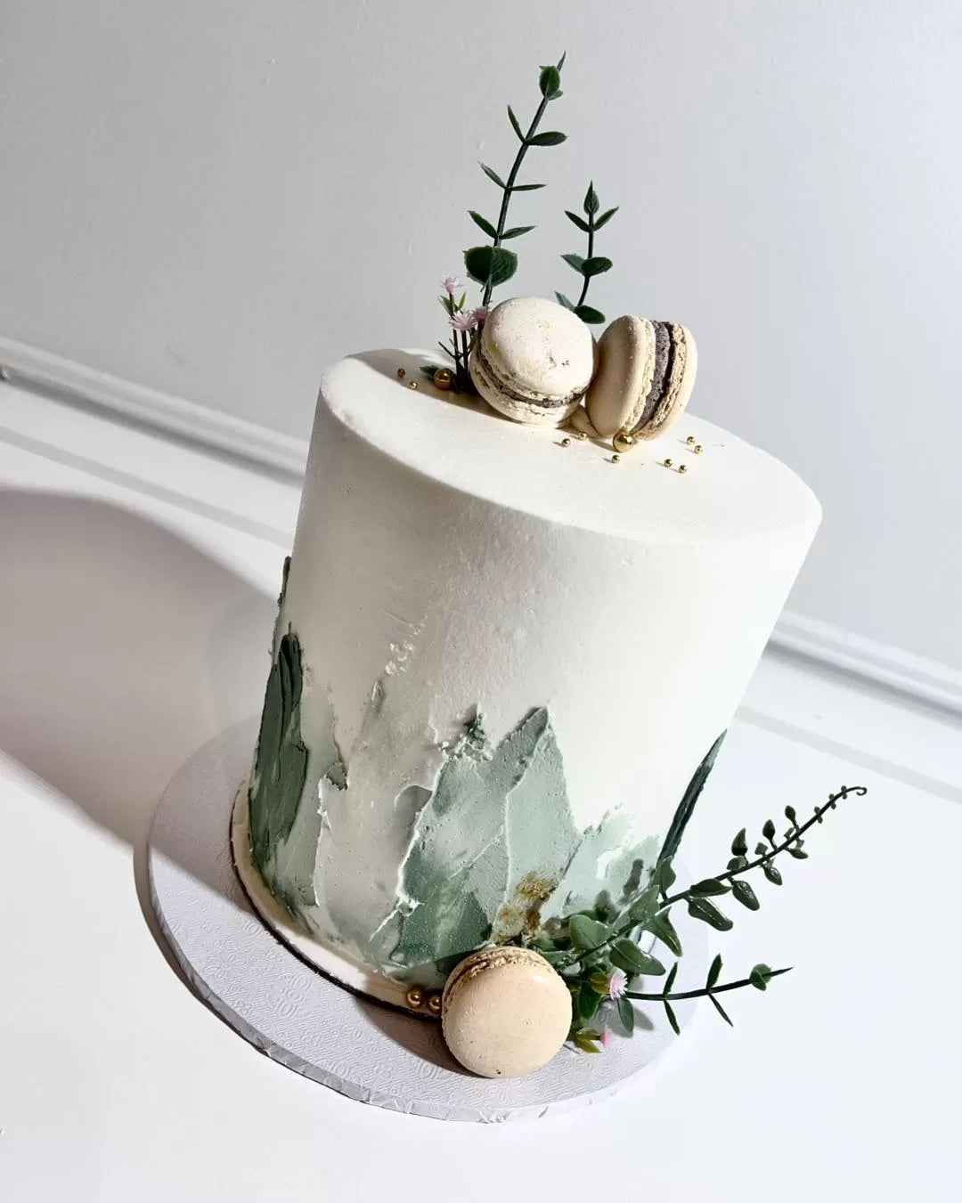 Small Smear Cake with Macs image 4