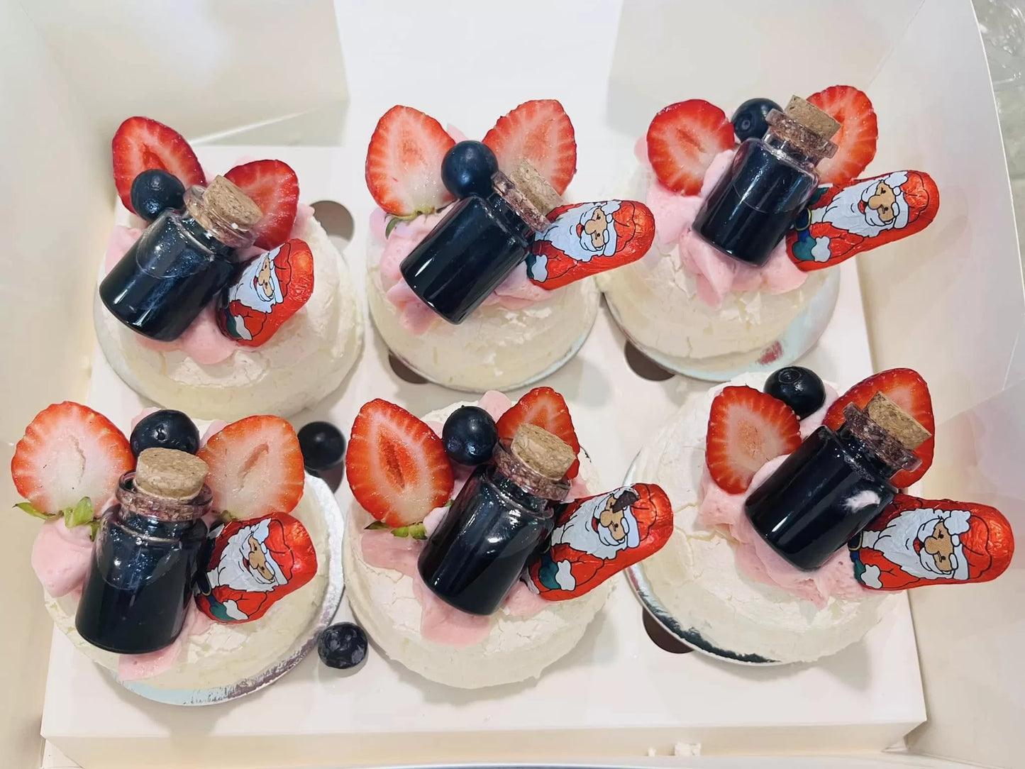 6 pack mini pavlova image 0