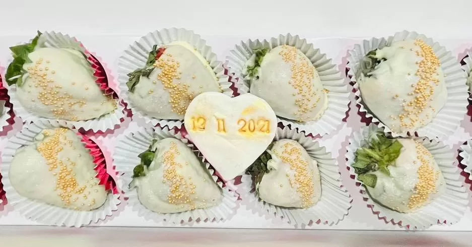 chocolate coated strawberries image 1