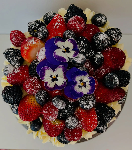 Jam & Cream Berry Spongecake