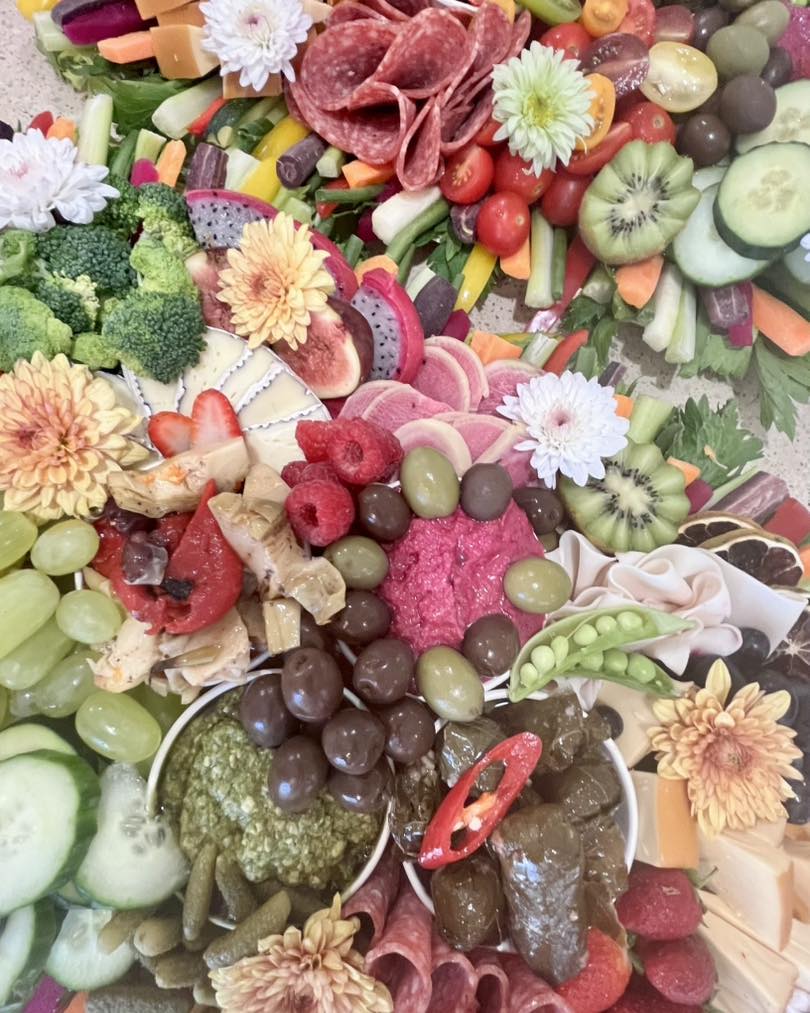 Queen of the Nosh Large