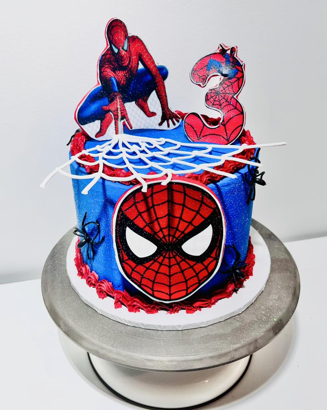 Custom Cakes - Nosh & Nibble