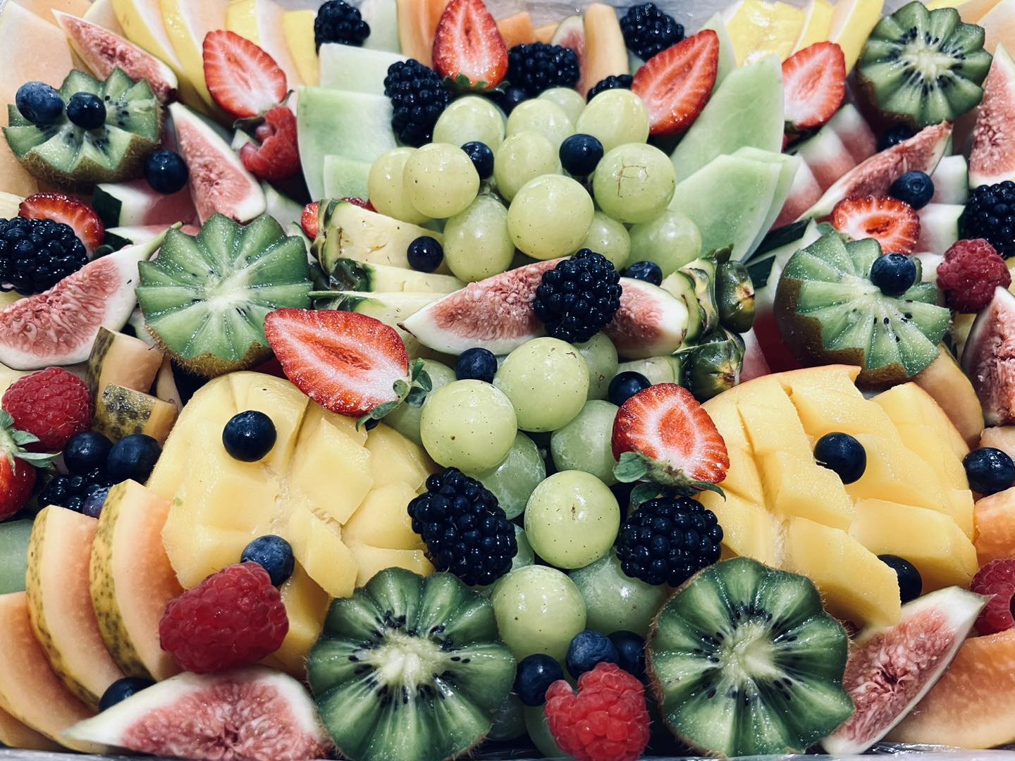 Fruit Feast Grazer – Medium | Nosh & Nibble